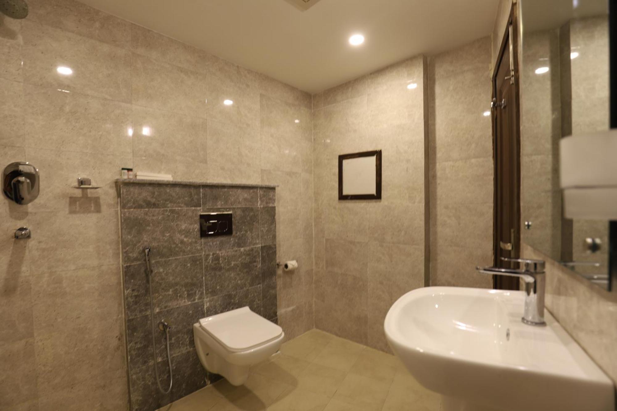 Apex Business Hotel - Airport كاتماندو المظهر الخارجي الصورة