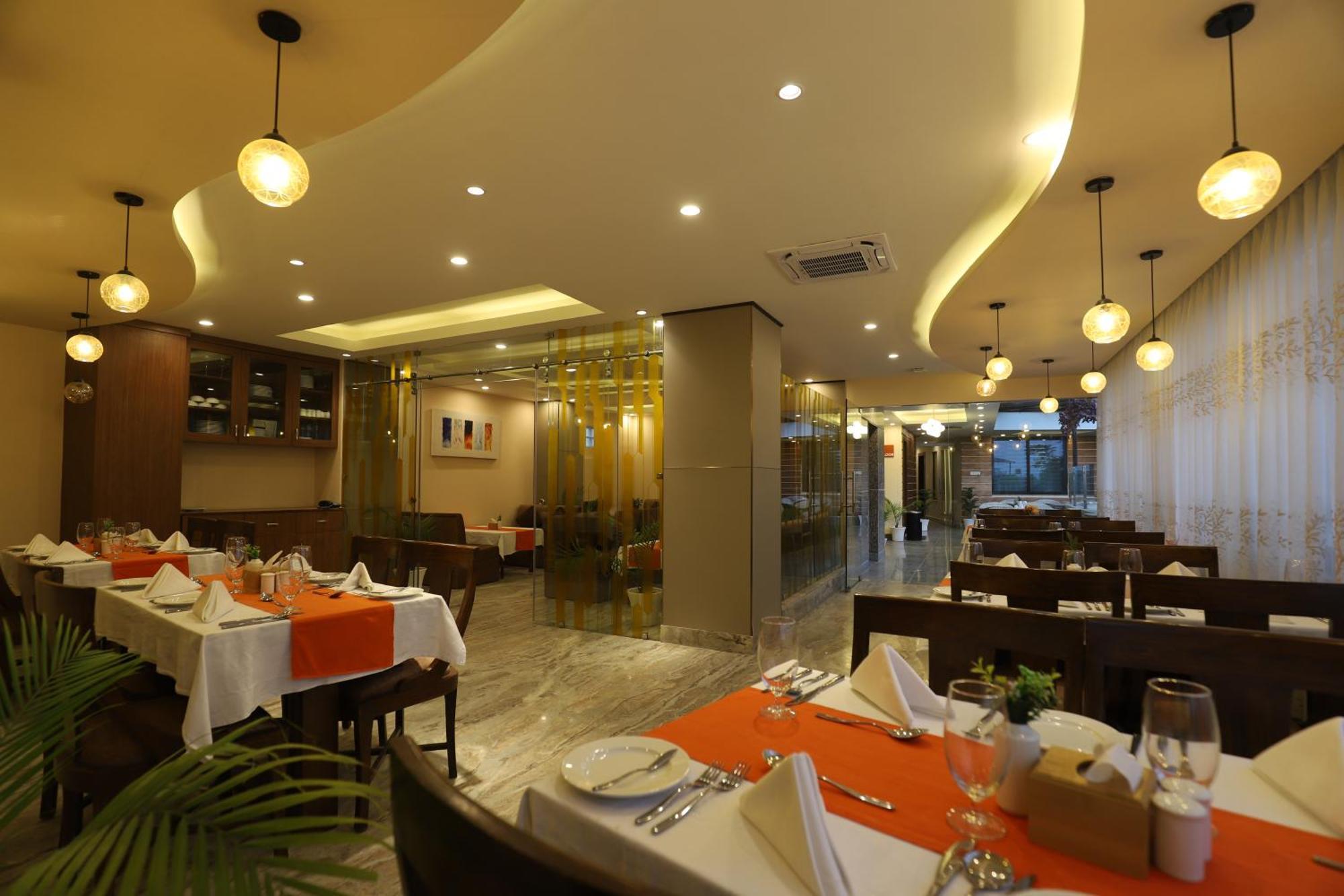 Apex Business Hotel - Airport كاتماندو المظهر الخارجي الصورة