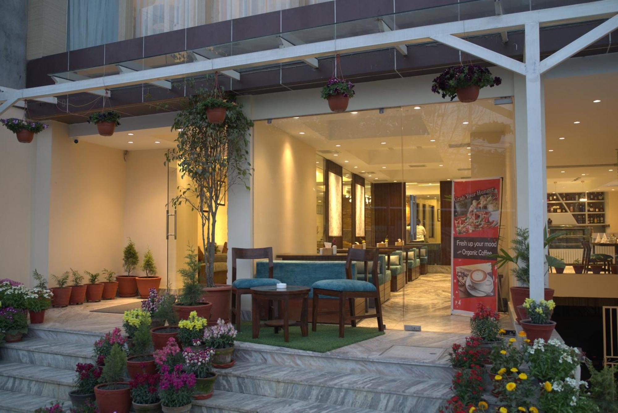 Apex Business Hotel - Airport كاتماندو المظهر الخارجي الصورة